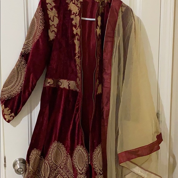 Pakistani dress/Indian Anarkali Suit/ Gown - Picture 5 of 8